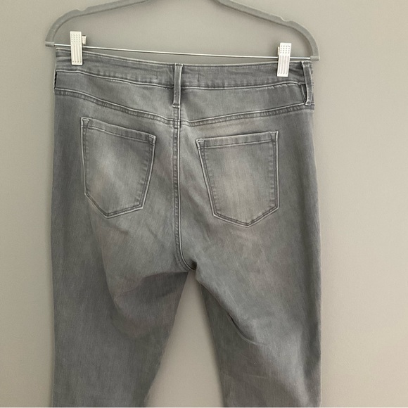 Athleta, size 8, distressed skinny jeans, EUC - Picture 4 of 6